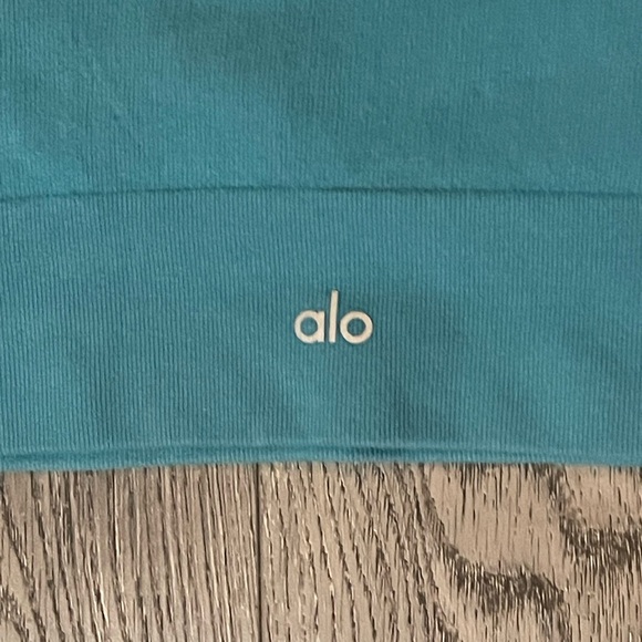 Alo yoga seamless delight high neck bra size M - Picture 4 of 5
